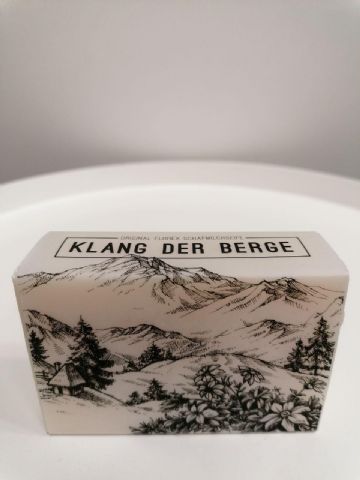 Seife "Klang der Berge" mit Alpenzauber-Schleife
