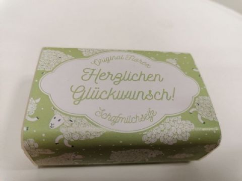 Baby Seife "Herzlichen Glückwunsch!" mit Schäfchenschleife